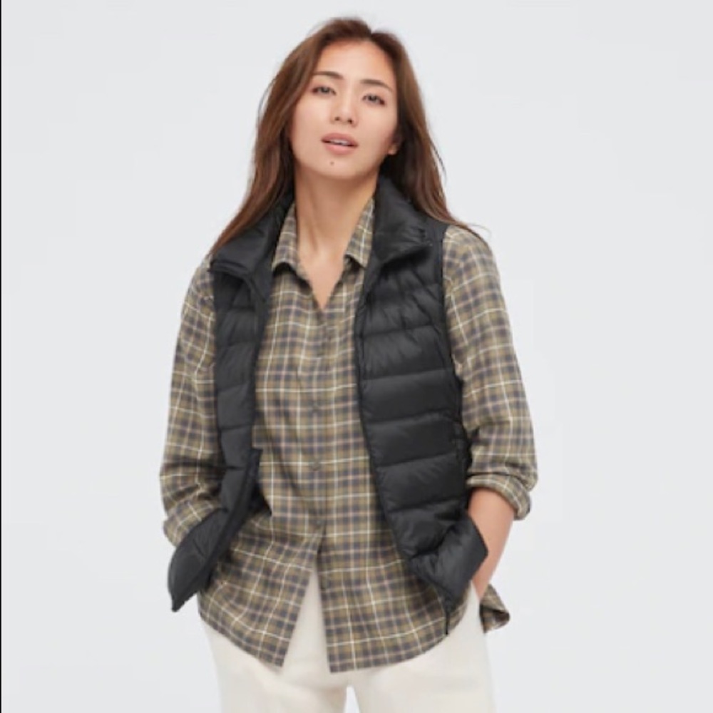 Uniqlo ultra light down vest black